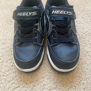 Youth size 6 heelys